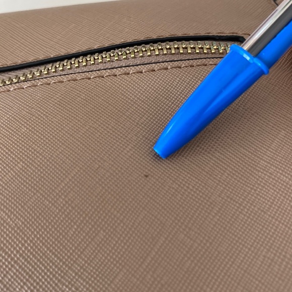 Cross-body Saddle Bag Style Purse - Picture 10 of 11